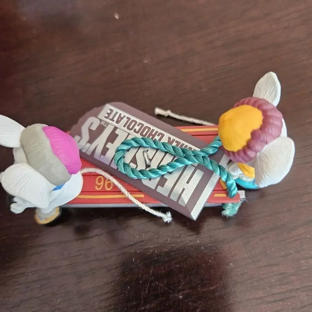 1996 Hallmark Keepsake Christmas Ornament Time For A Treat - Hershey - Mouse